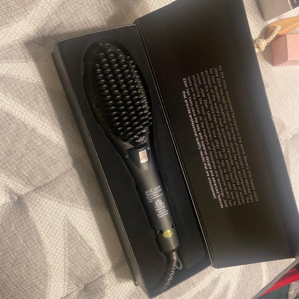 Jose Eber Digital Straightening Brush